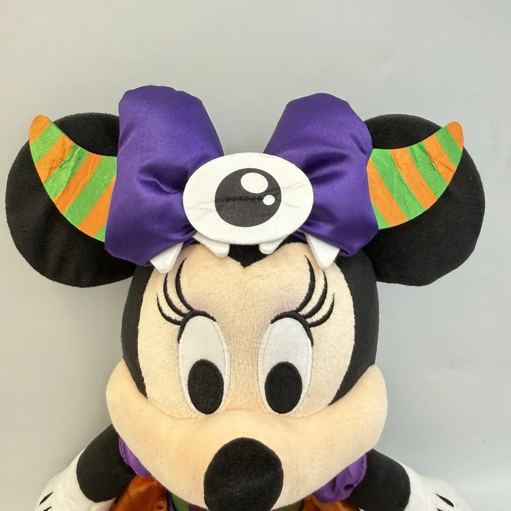 Minnie Mouse Halloween 2025 Plush – Medium‎ 15''-Clean Very Good Used Condition